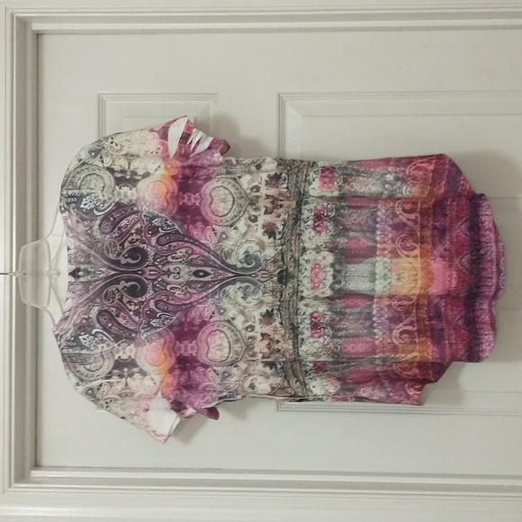 World Unity short sleeved colorful top size Large - Picture 2 of 6